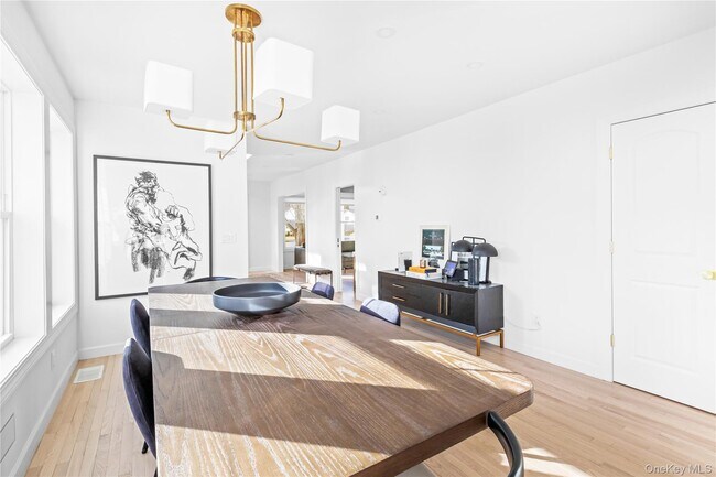 Building Photo - 21 N Howells Point Rd