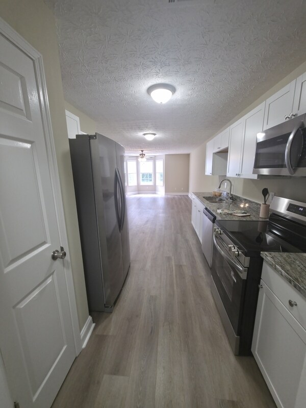 Building Photo - 155 Westchester Cir