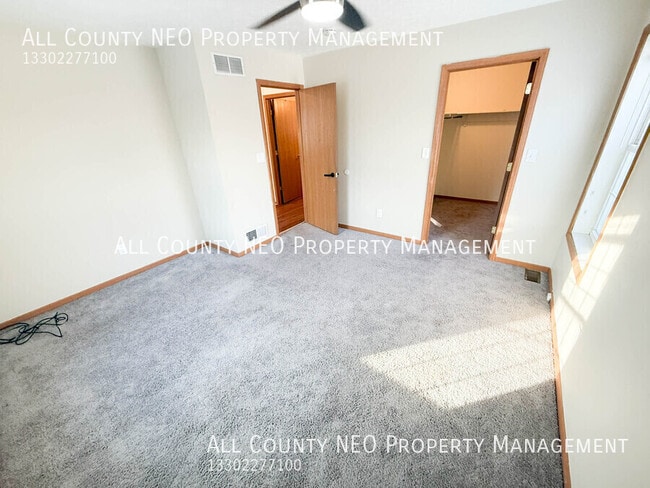 Building Photo - 2637 E 110th St