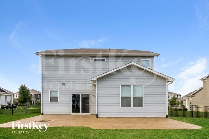 Building Photo - 15445 Eastpark Cir W