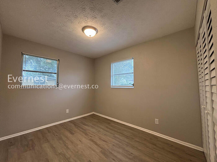 Building Photo - 6824 Rojo Ct