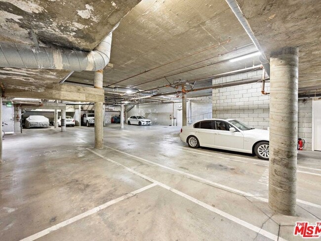 Building Photo - 9836 Vidor Dr