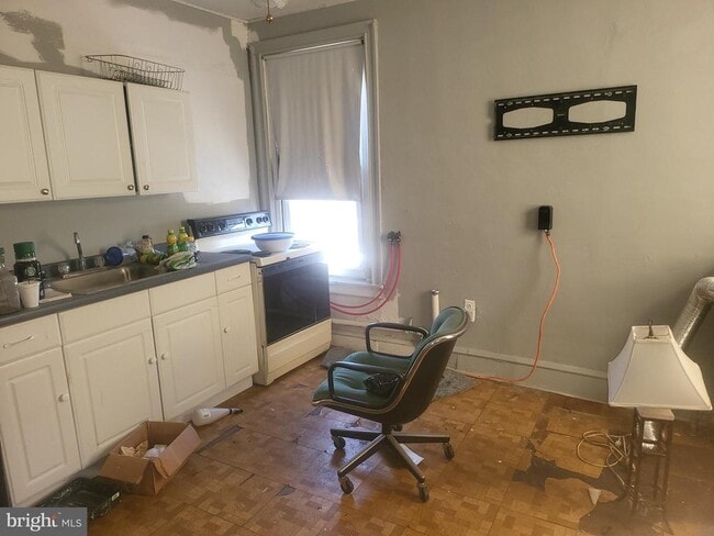 Building Photo - 5700 Delancey St