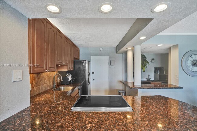 Building Photo - 5100 Dupont Blvd