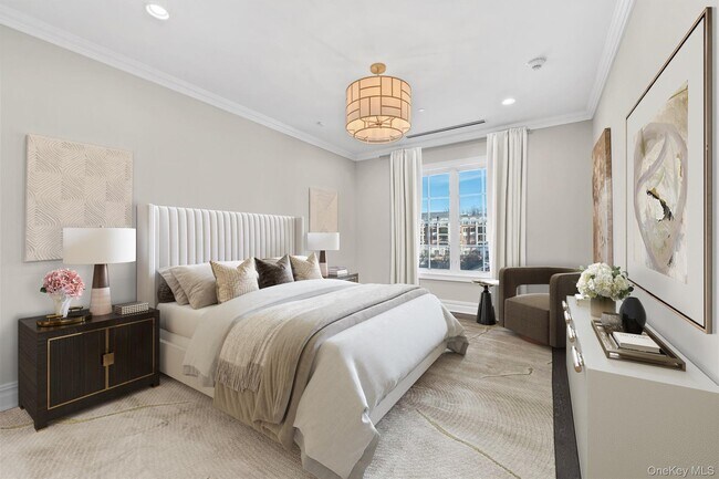 Building Photo - 5000 Royal Ct