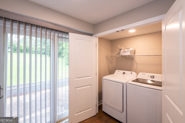 Building Photo - 2131 Bixler Cir