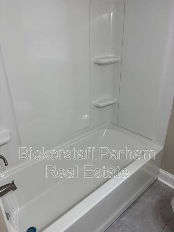 Building Photo - 3931 Dexter Dr