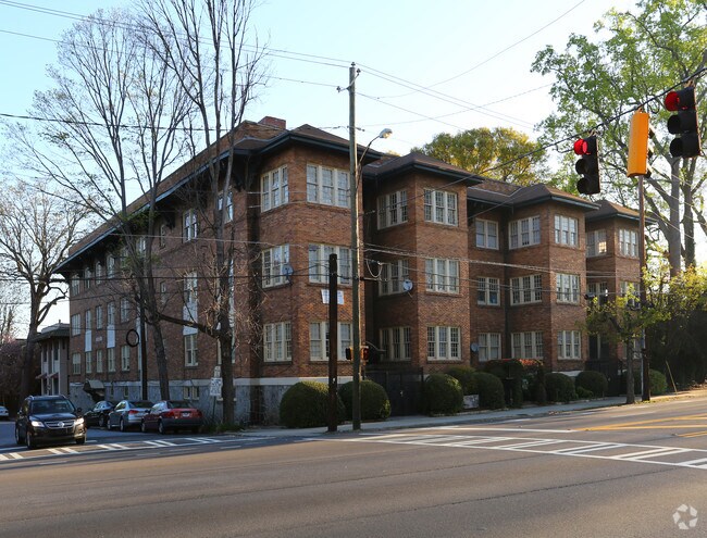 The Deerfield Atlanta, GA Apartment Finder