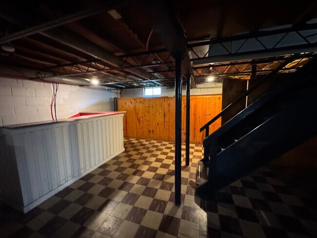 Building Photo - Eagledale 3 Bedroom 1 Bath