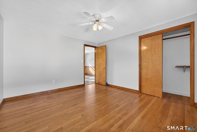 Building Photo - 985 Slater Rd