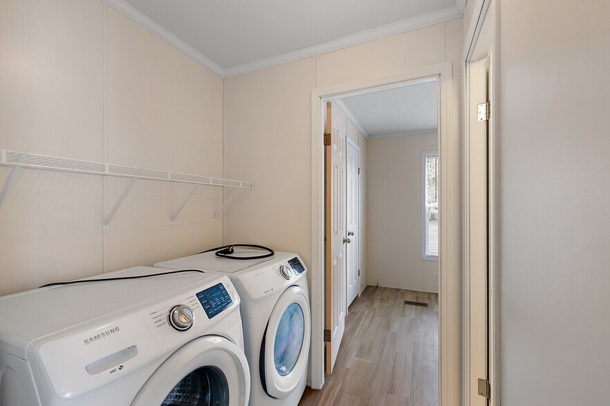 Building Photo - 4418 E Daisy Ln