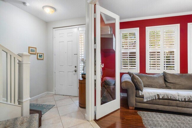 Building Photo - 11756 Valencia Gardens Ave