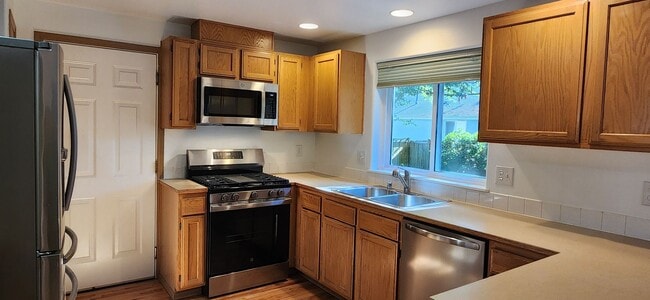 Building Photo - 3 bed 2.5 bath Single Family Home, Monroe ...