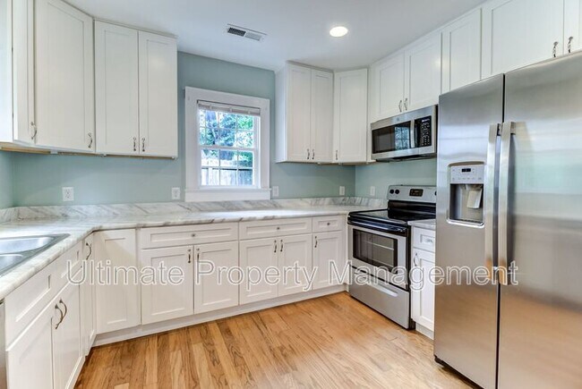 Building Photo - 2113 Jackson St