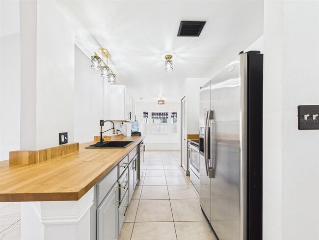 Building Photo - 125 Spanish Moss Ct