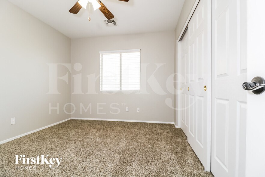 Building Photo - 1167 S 225th Ln