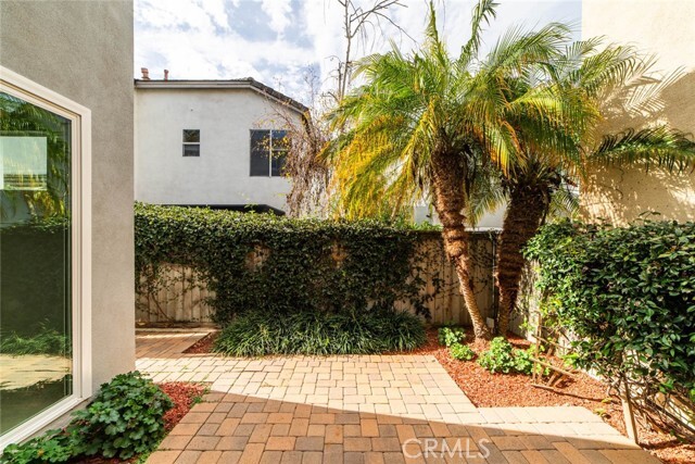 Building Photo - 17 Nopalitos Way