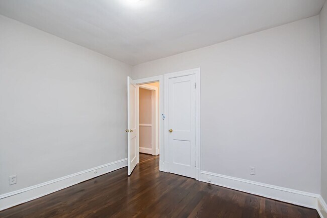 Building Photo - 3916 Stuart Ave