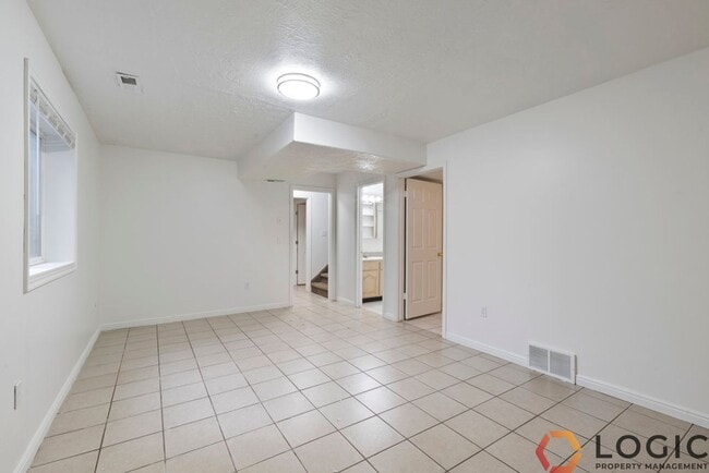 Building Photo - 126 W 475 S