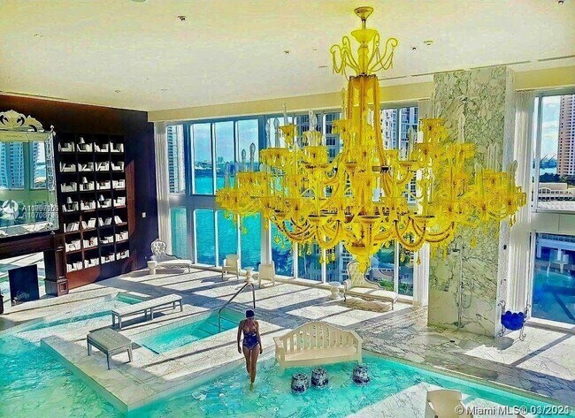 Building Photo - 475 Brickell Ave