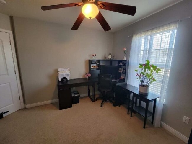 Building Photo - 230 Settlers Pass