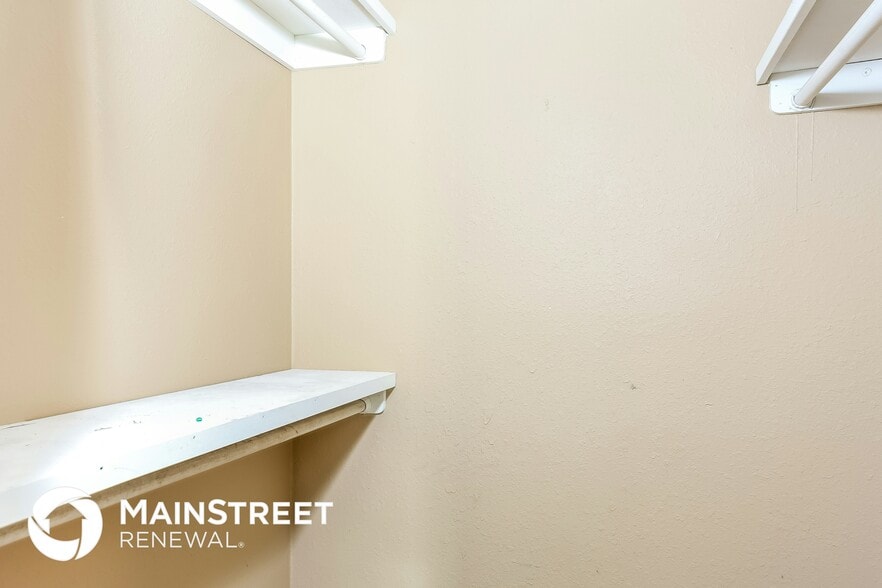 Building Photo - 1124 N Patterson Dr