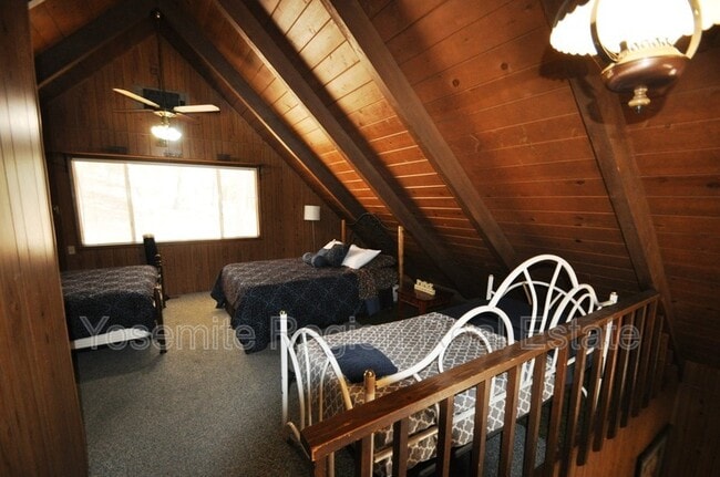 Building Photo - 20415 Pine Mountain Dr