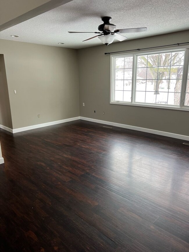 Building Photo - Rent $1850; 4 Bed ranch style home