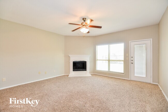 Building Photo - 8817 Tenderfoot Ln