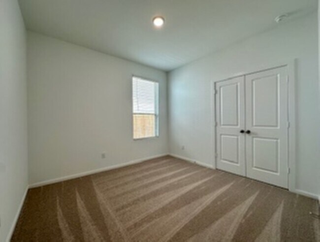 Building Photo - 500 Kinglet Dr