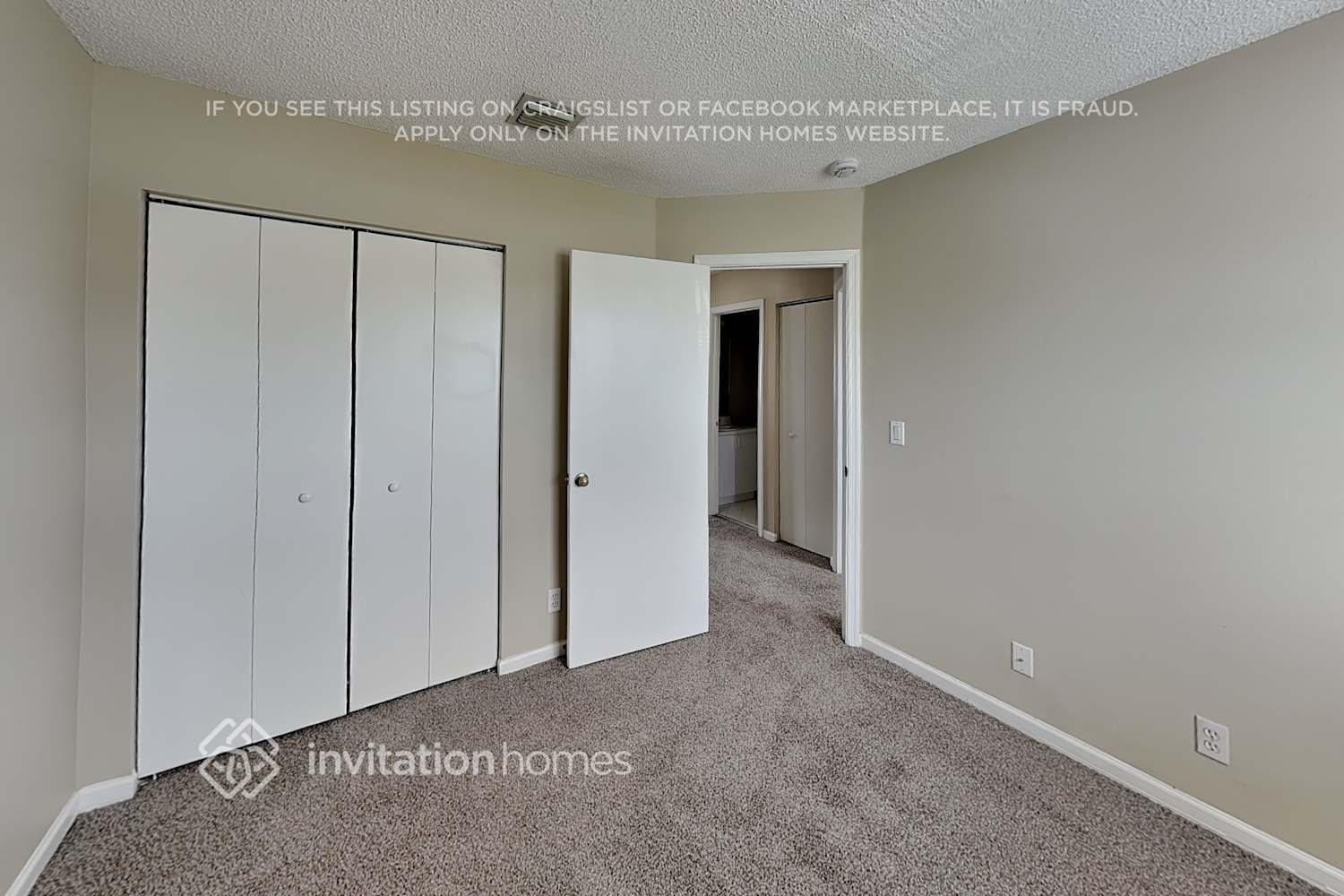 Building Photo - 4728 SW 13th Pl