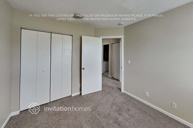 Building Photo - 4728 SW 13th Pl