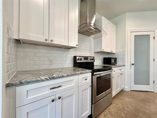 Building Photo - 2406 Newton Dr