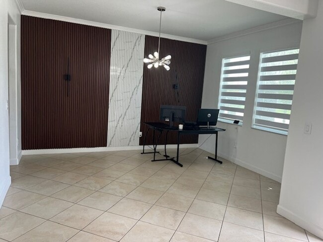 Building Photo - Single Family Home