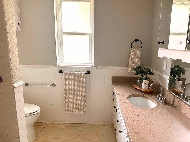 Building Photo - 6007 Palmetto Trl