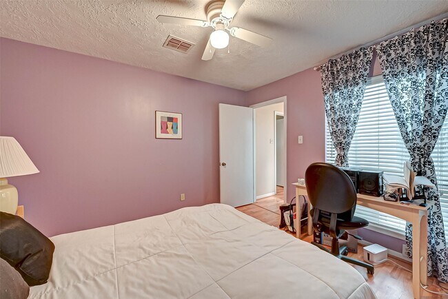 Building Photo - 3631 Glenpine Dr