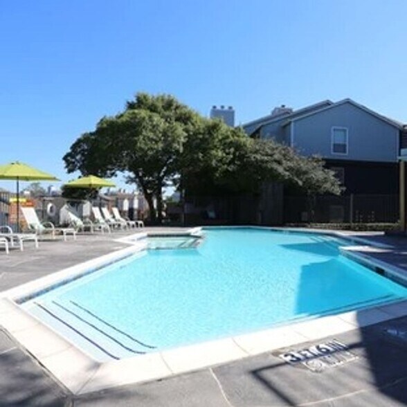 Tides on Green Oaks 711 Brentford Pl Arlington TX 76006 Apartment