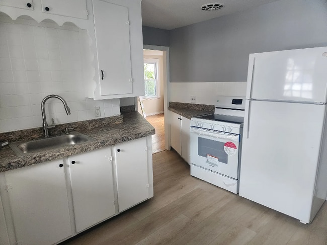 Building Photo - 13 Pennacook St