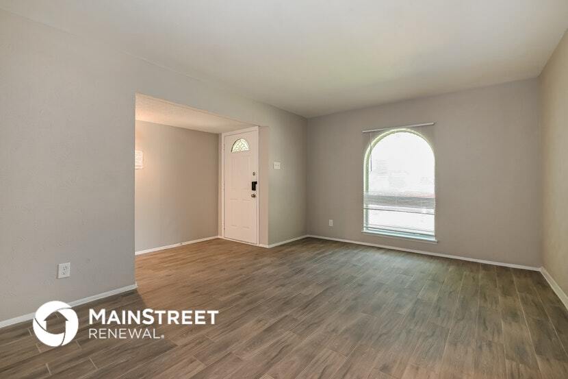 Building Photo - 450 Thistle Dr