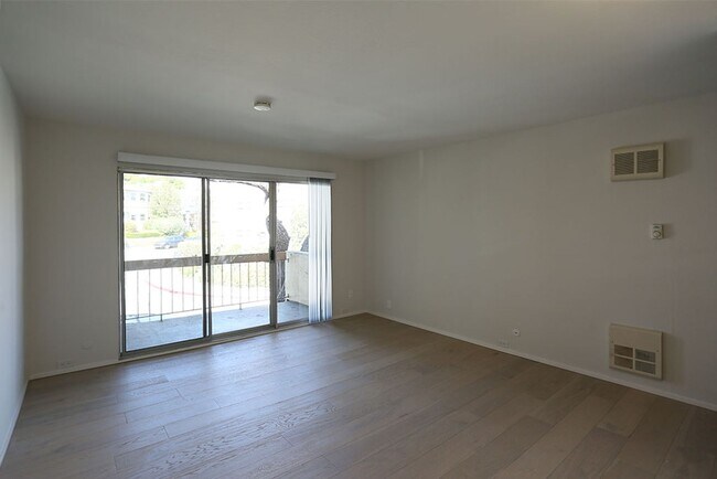 Building Photo - 315 Wayne Pl