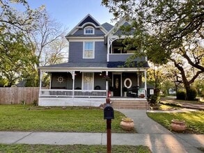 Building Photo - 602 S Robinson St