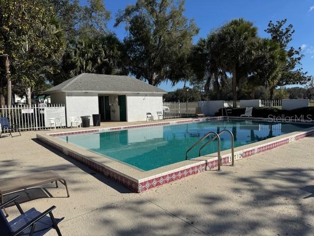 Building Photo - 8198 Fairways Cir