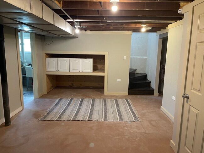 Building Photo - 325 Columbia Ave