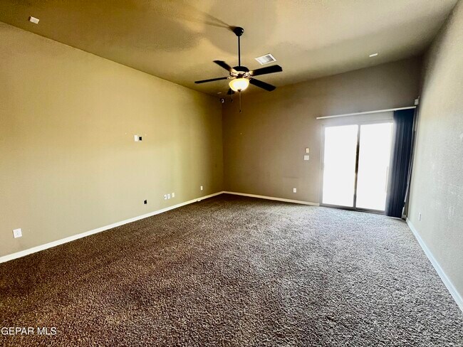 Building Photo - 3133 Clearbrook