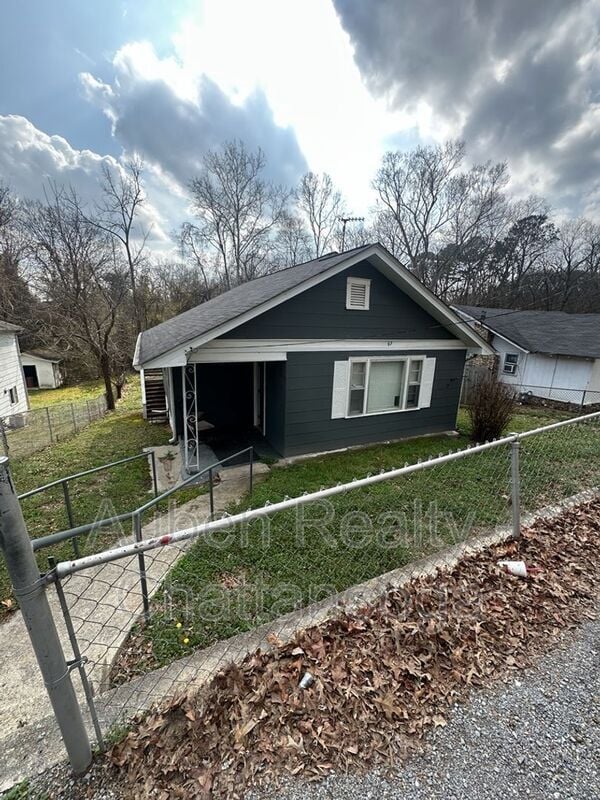 Building Photo - 67 Hargrave Rd