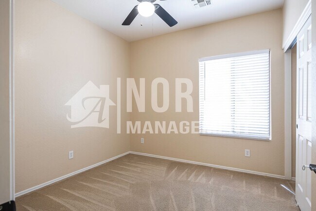 Building Photo - Great Home, Location and Move-In Ready!