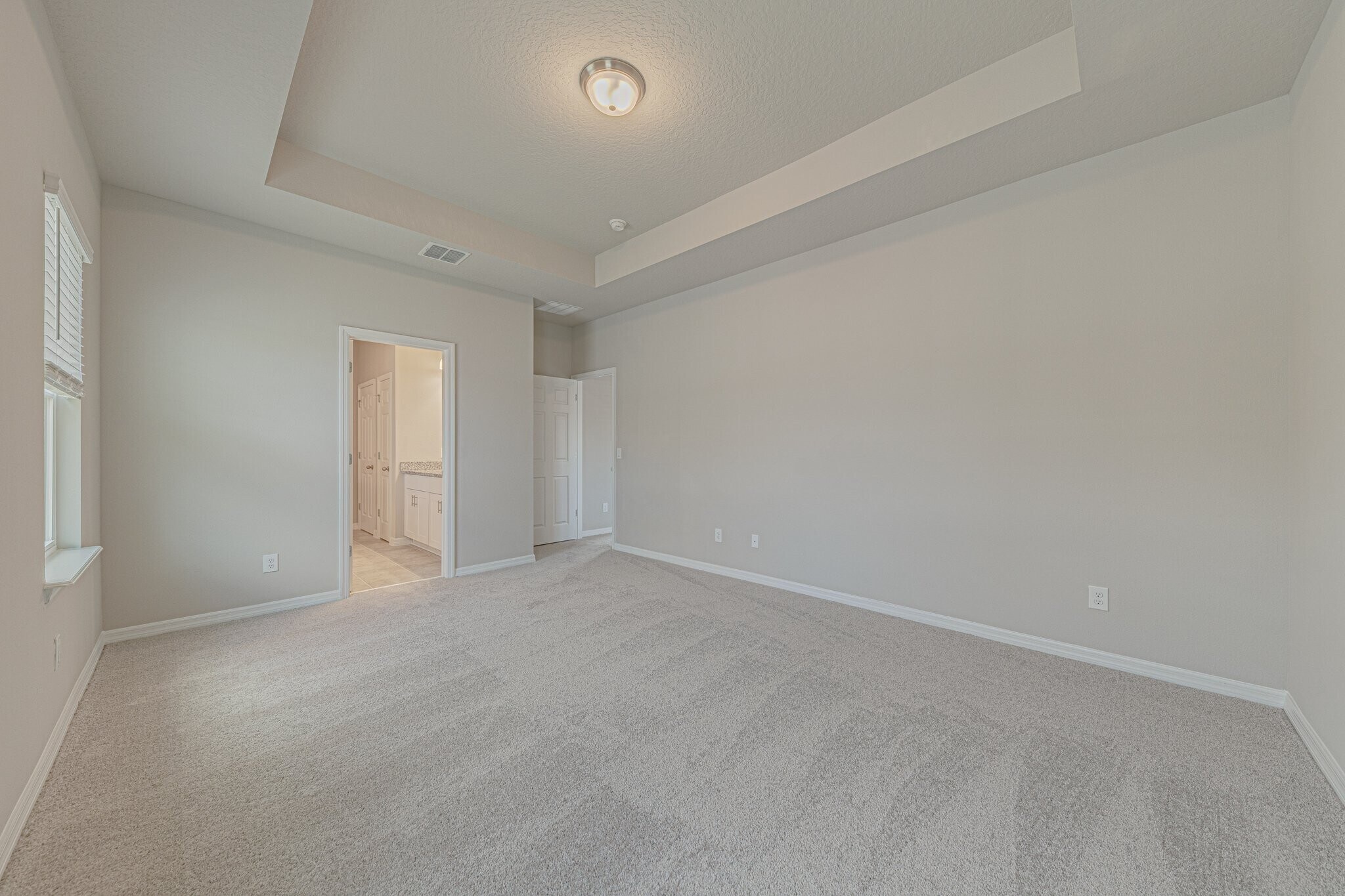 Building Photo - 524 Venetian Palms Blvd