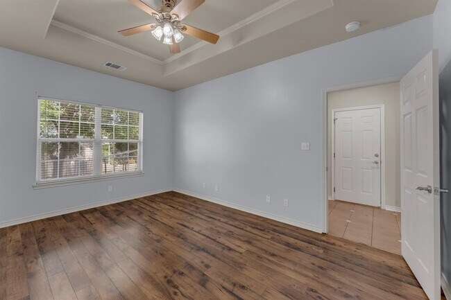 Building Photo - 145 Chaumont St
