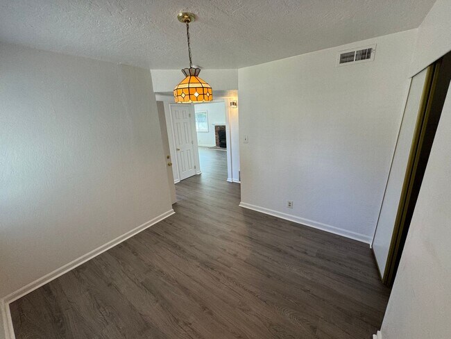 Building Photo - 3 bedroom | 2 bathroom | Citrus Heights Single Family Home