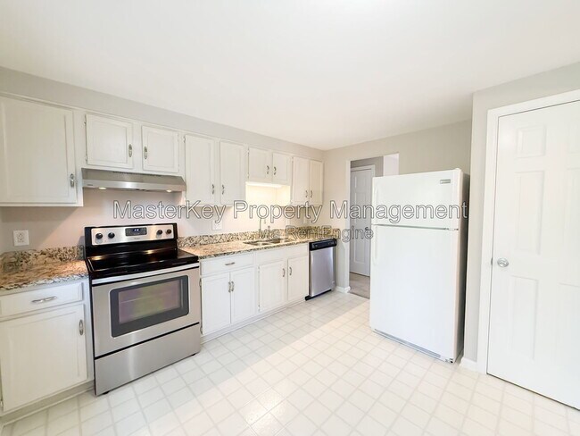 Building Photo - 704 E Dynasty Dr